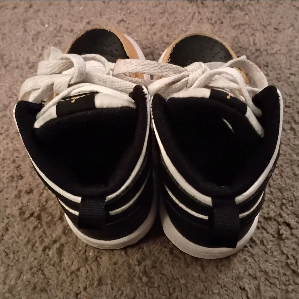 Jordan 1 Retro Mid Yellow Black White DQ8425-701 Toddler Size 5C PRE-OWNED